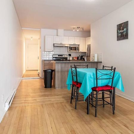 Lovely Rental Unit With Balcony~ Autoroute 40 Montreal Bagian luar foto