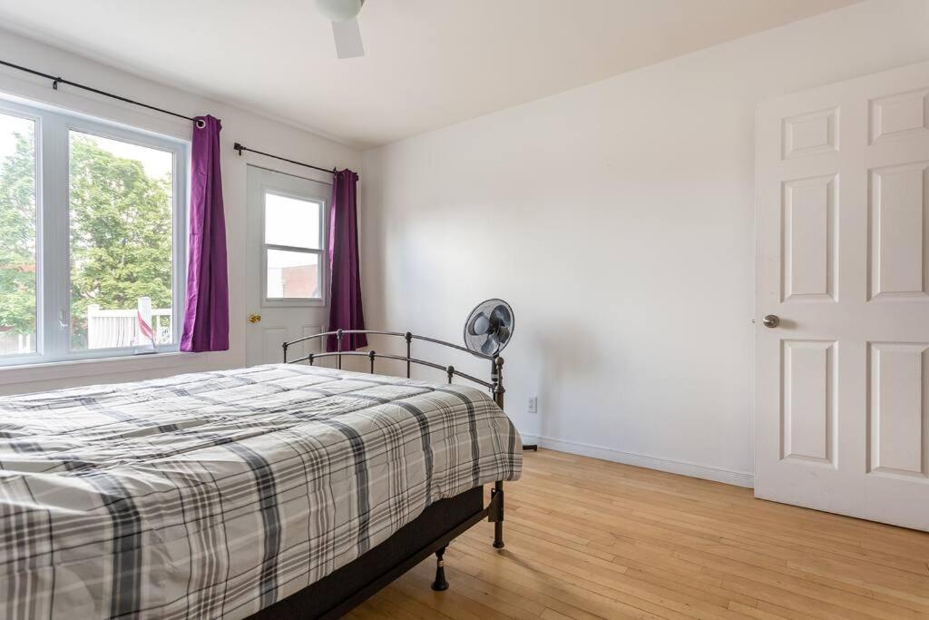 Lovely Rental Unit With Balcony~ Autoroute 40 Montreal Bagian luar foto