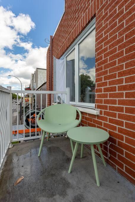 Lovely Rental Unit With Balcony~ Autoroute 40 Montreal Bagian luar foto