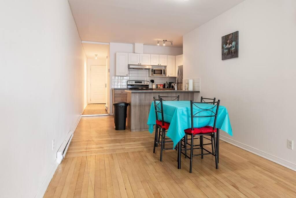 Lovely Rental Unit With Balcony~ Autoroute 40 Montreal Bagian luar foto