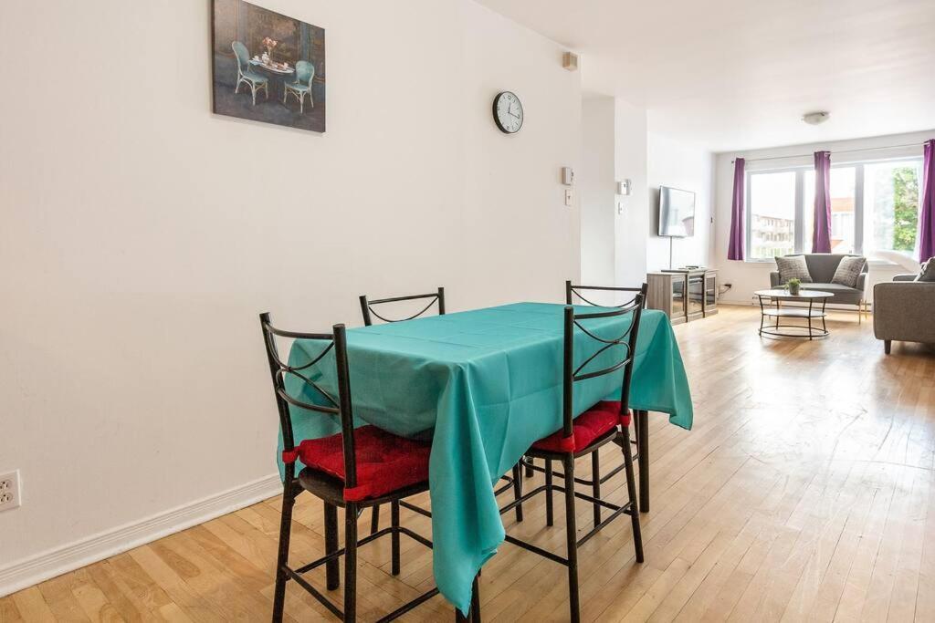 Lovely Rental Unit With Balcony~ Autoroute 40 Montreal Bagian luar foto